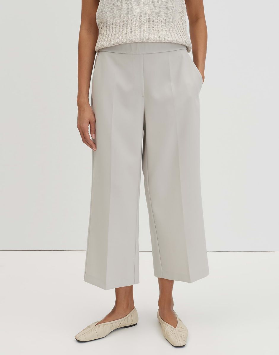 Charlie cropped ease