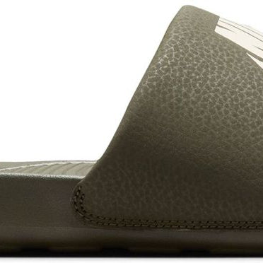 NIKE VICTORI ONE SLIDE
