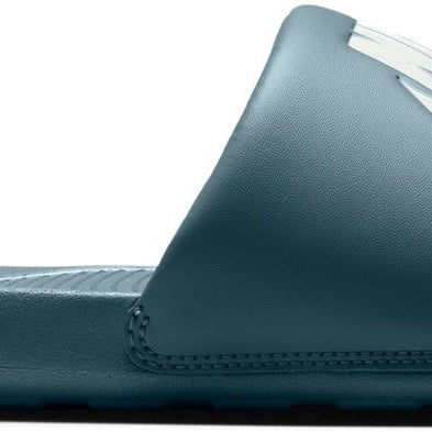 NIKE VICTORI ONE SLIDE