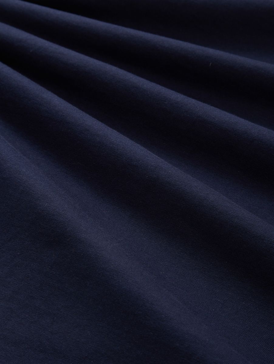 logo tee