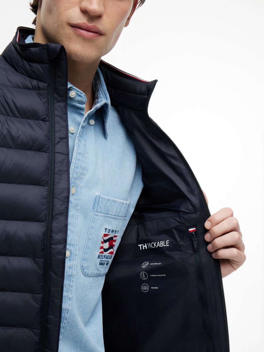 CORE PACKABLE RECYCLED JACKET