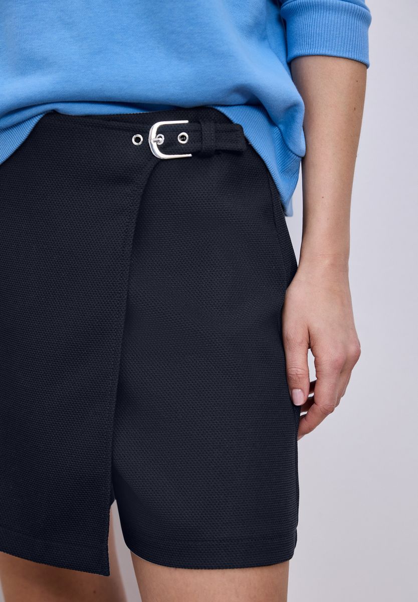 Knielanger Skort mit Schnalle