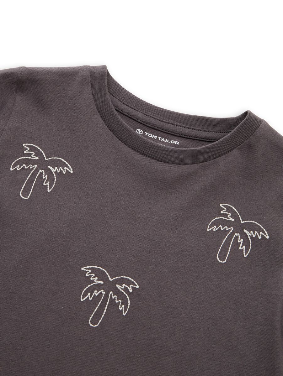 embroidered t-shirt