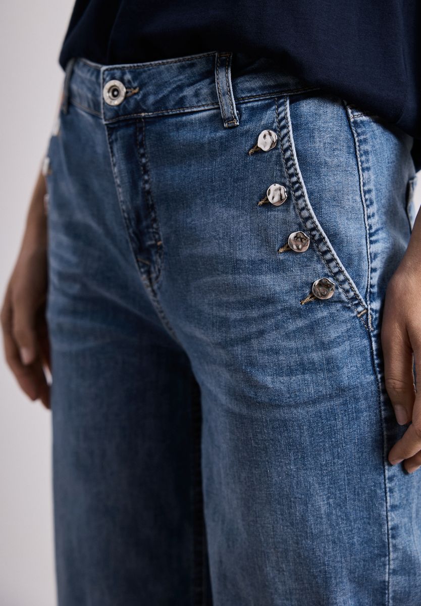 Wide Leg Jeans mit Knopfdetails