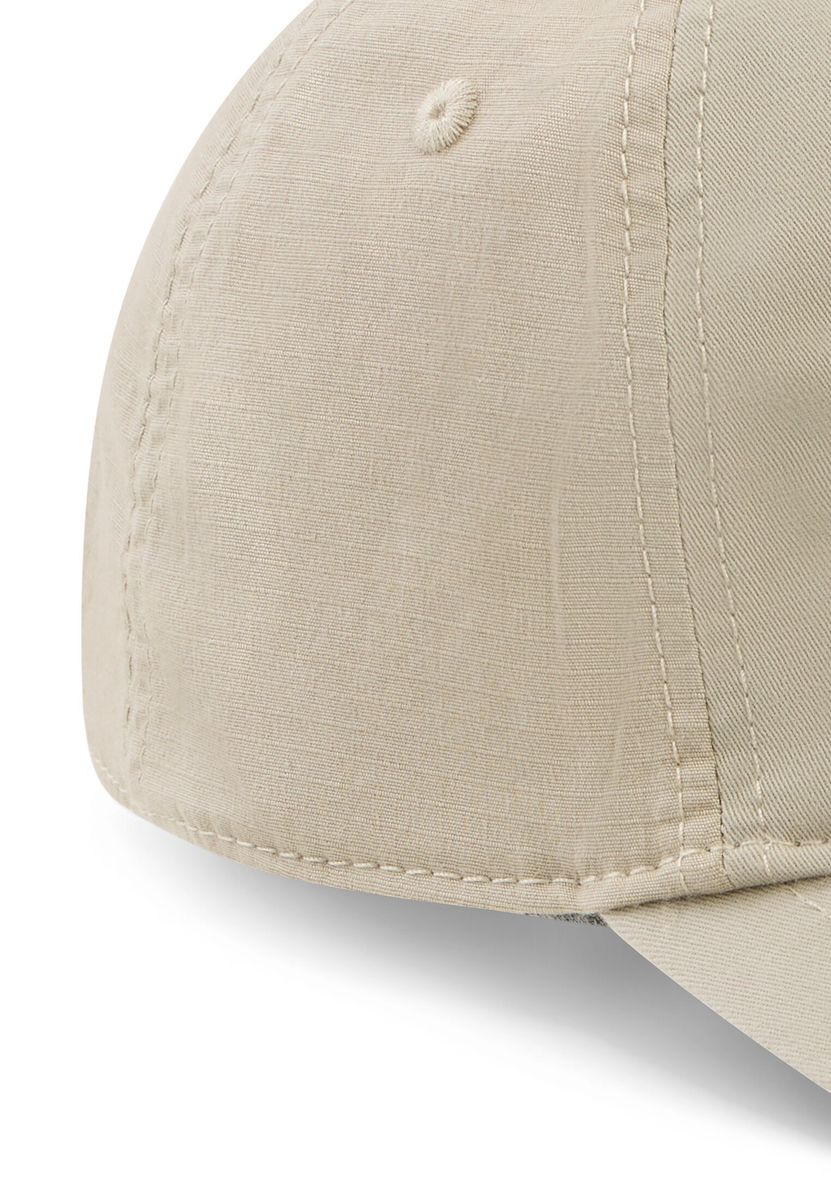 Cap mit verstellbaren Details