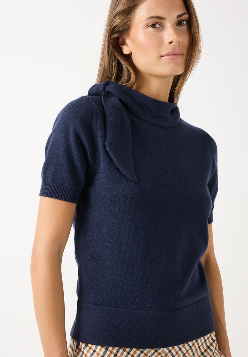 Pullover mit Schleife