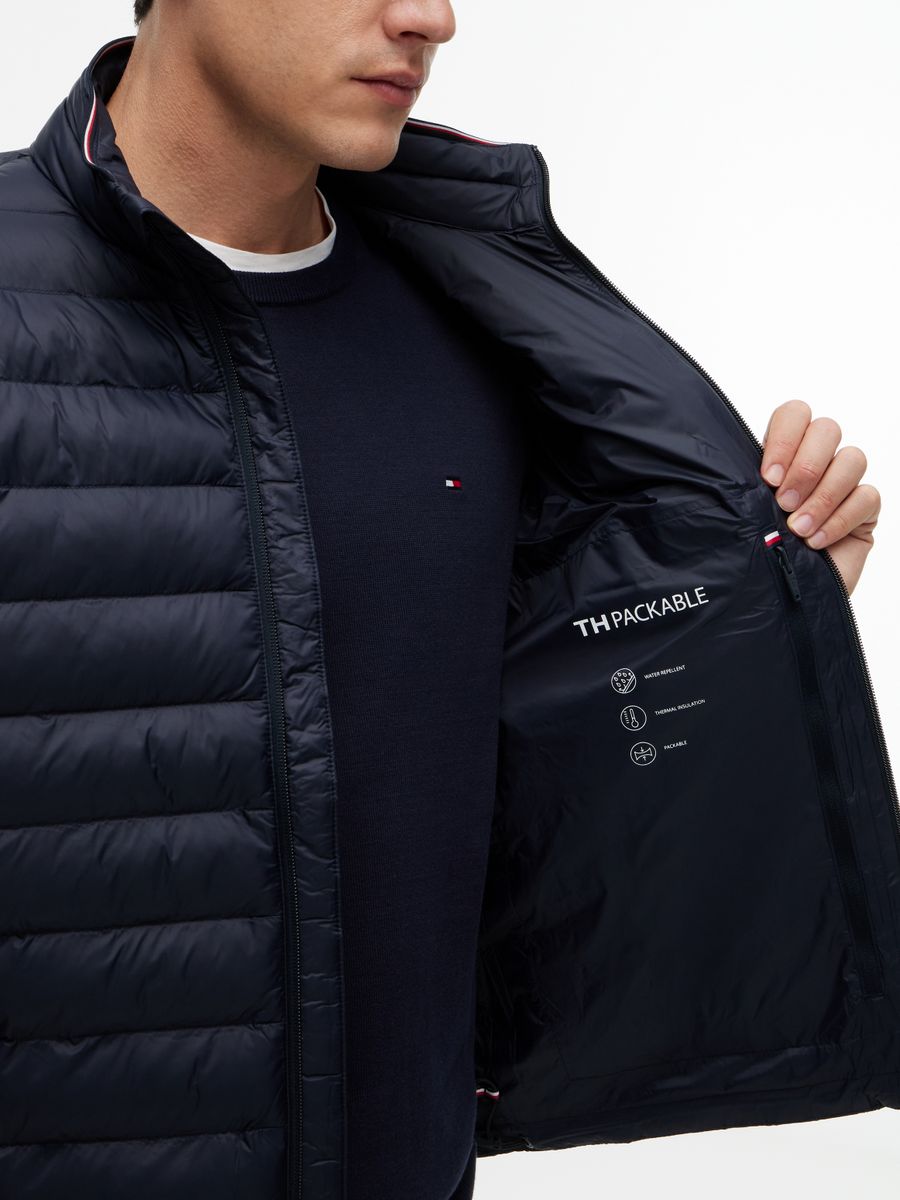 CORE PACKABLE RECYCLED JACKET