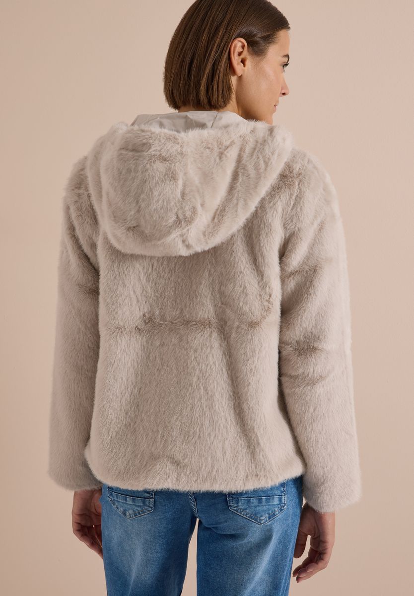 Fake Fur Jacke mit Softshelldetails