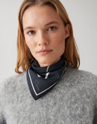 Acindie scarf