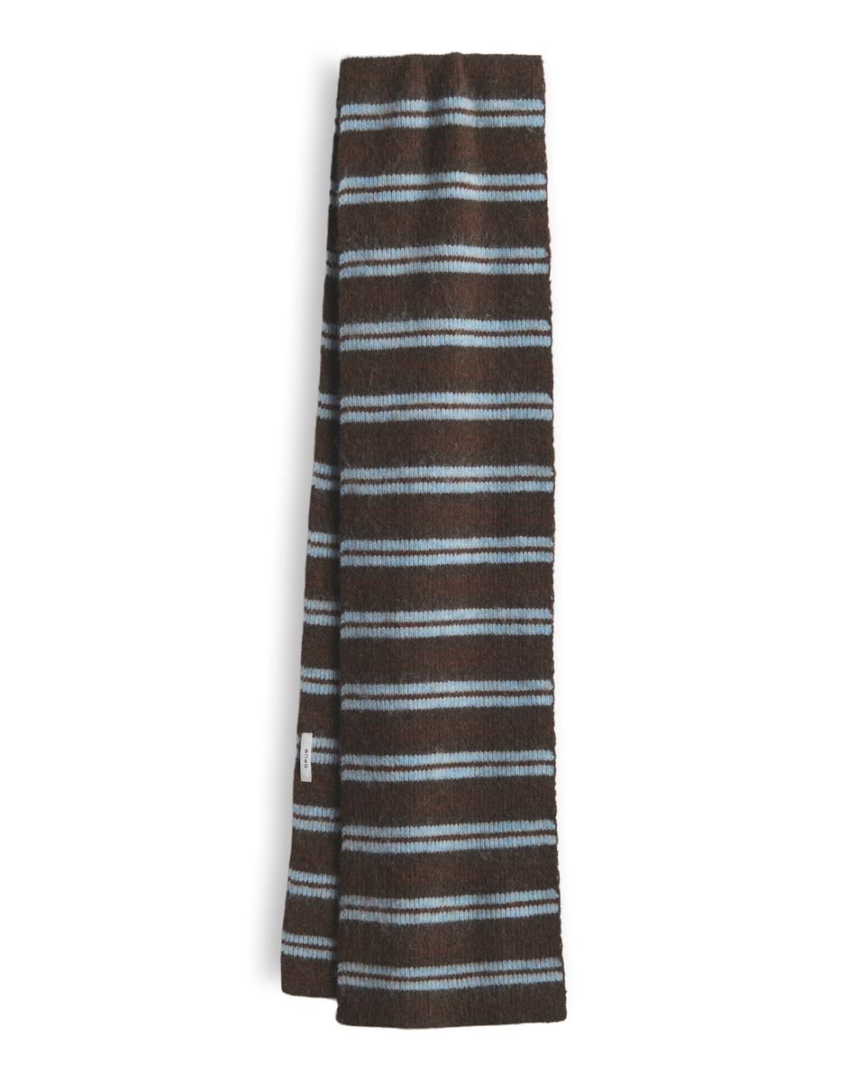 Atartan scarf