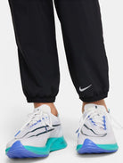 NIKE Kinder Hose B NK DF MULTI PANT ESSNTL