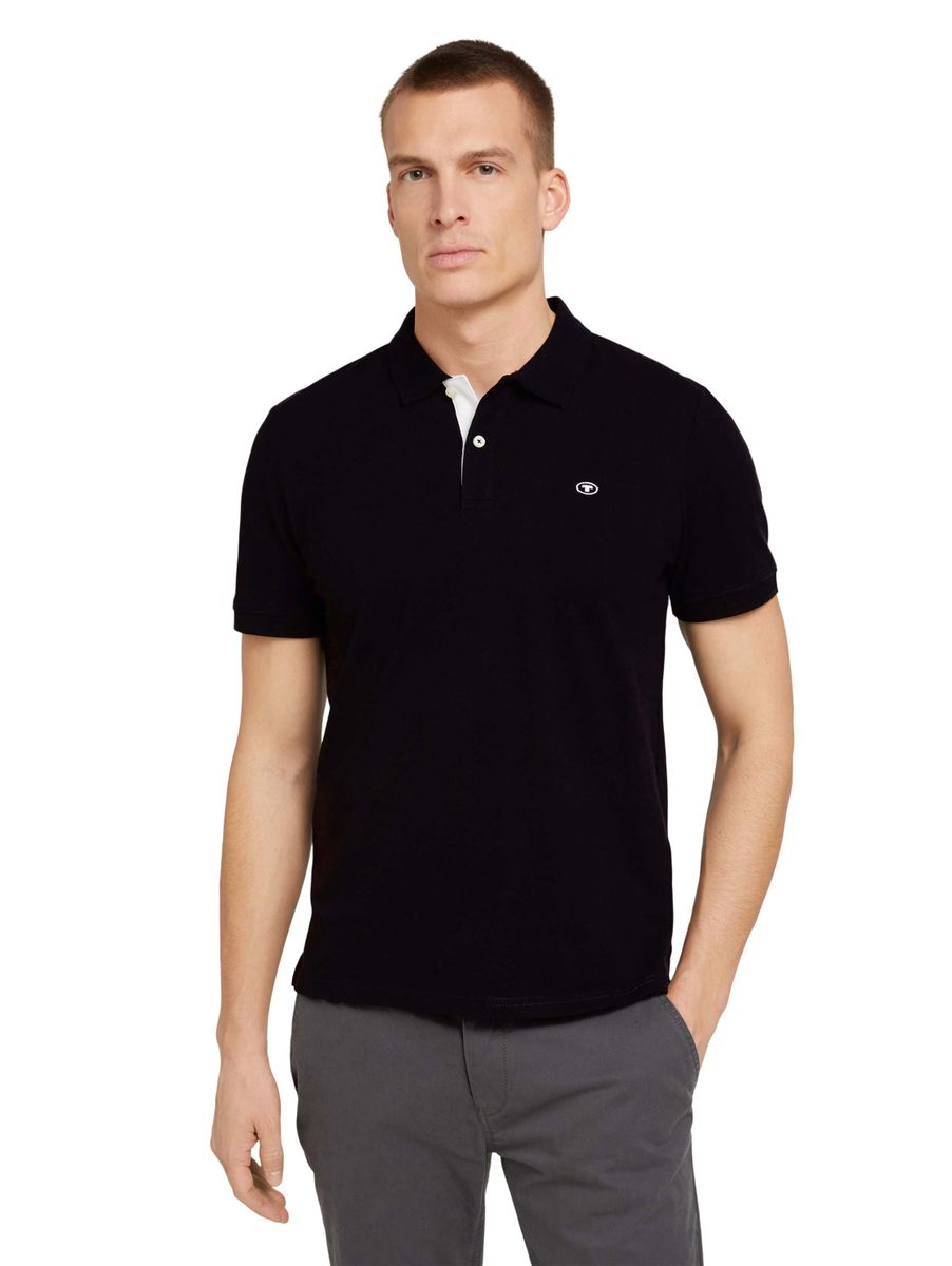 basic polo with contrast