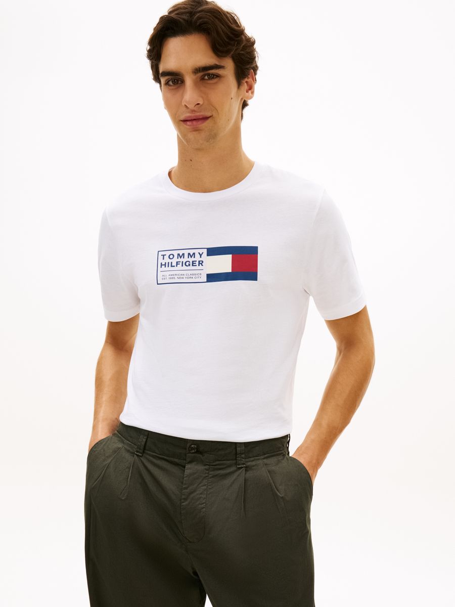 BRAND LOVE TEXT BOX TEE