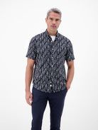 BUTTON DOWN