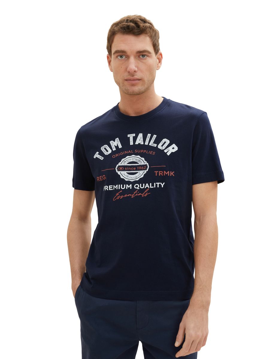 logo tee
