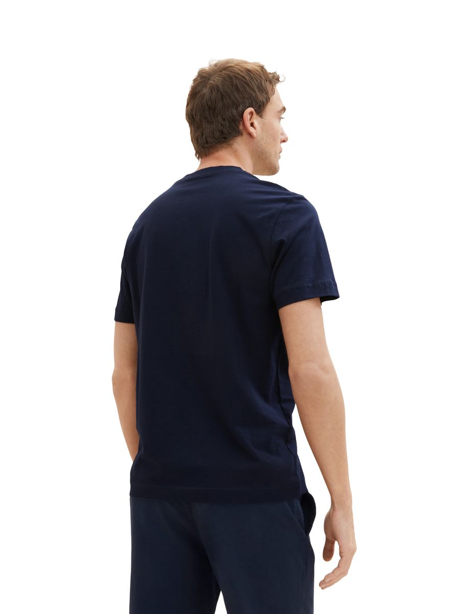 logo tee