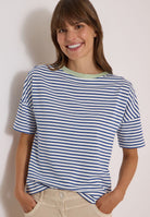 T-Shirt mit Streifen und Kontrastdetail