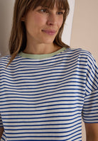 T-Shirt mit Streifen und Kontrastdetail