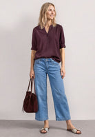 Kurzarm Bluse mit Split Neck und Elastiksaum