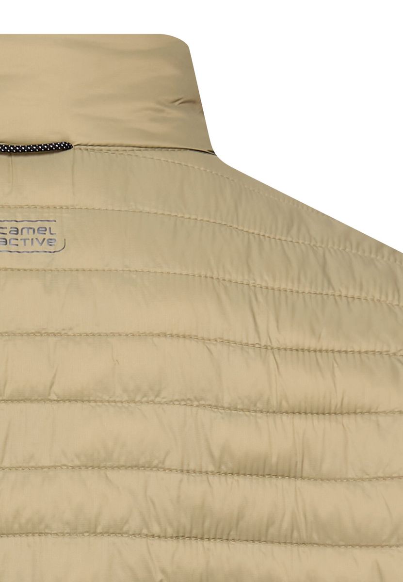 Stepppjacke mit wasserabweisender Funktion