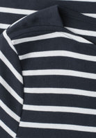 T-Shirt mit Boat Neck und Streifen