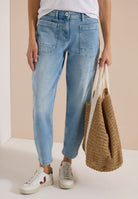 Barrel Leg Jeans mit aufgesetzten Taschen