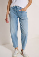 Barrel Leg Jeans mit aufgesetzten Taschen