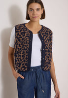 Teddy-Weste mit Softshelldetails und Leo-Muster
