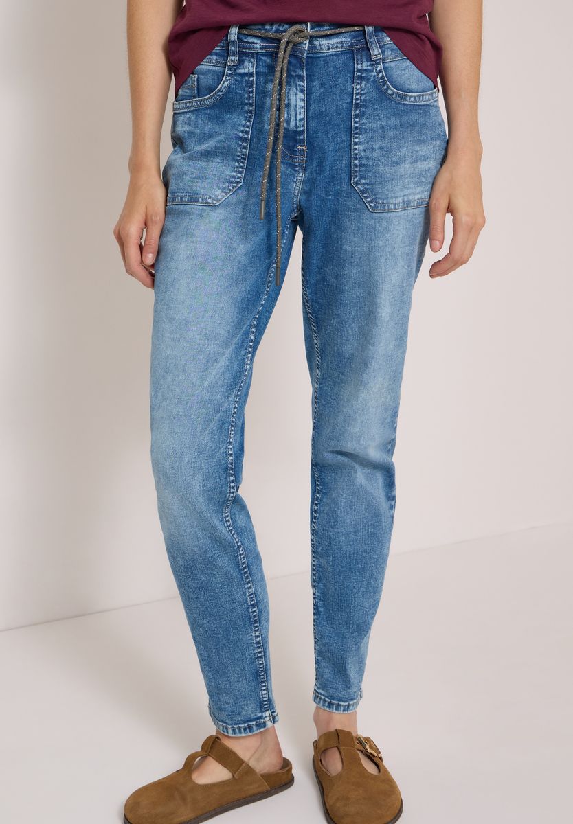 Mid Waist Slim Leg Jeans im Casual Fit