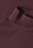 T-Shirt mit Turtle Neck in Rippstruktur