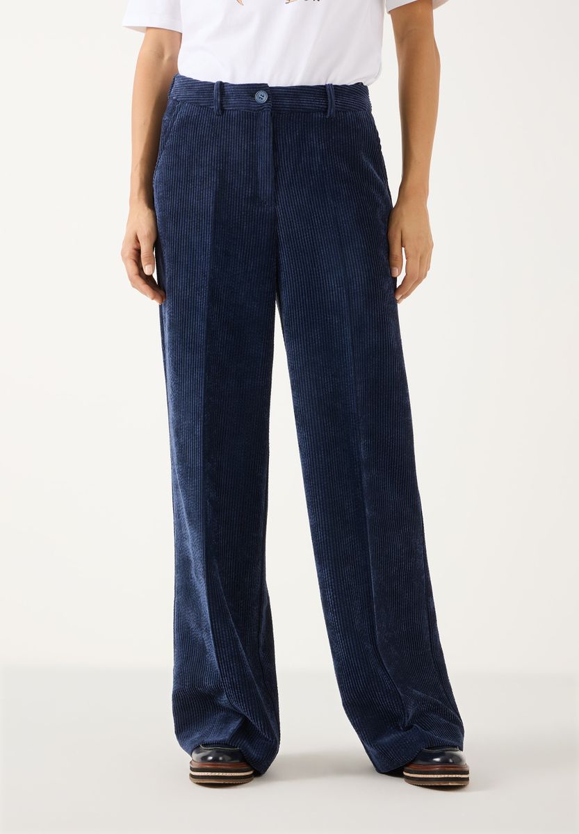 Cordhose mit weitem Bein