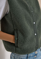 Teddy-Weste mit Softshelldetails