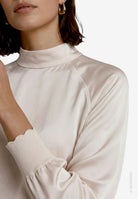 Damen Satinbluse   mit Stehkragen