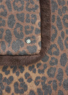 Kaschmirweiches Dreieckstuch mit Leo-Muster und Fake Fur-Rand