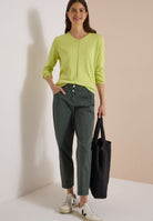 Mid Waist Barrel Leg Hose im Casual Fit