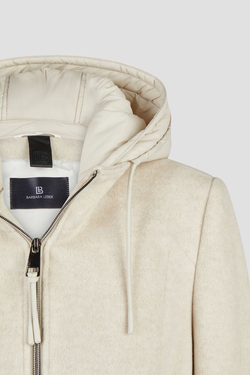 Wolljacke mit Kapuze