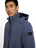 Funktionsjacke mit abnehmbarer Kapuze