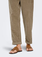 ONLFLORA MW ELA CORD CAROT PANT PNT NOOS