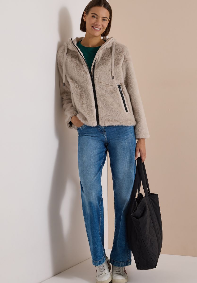 Fake Fur Jacke mit Softshelldetails