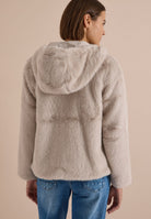Fake Fur Jacke mit Softshelldetails