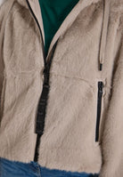 Fake Fur Jacke mit Softshelldetails