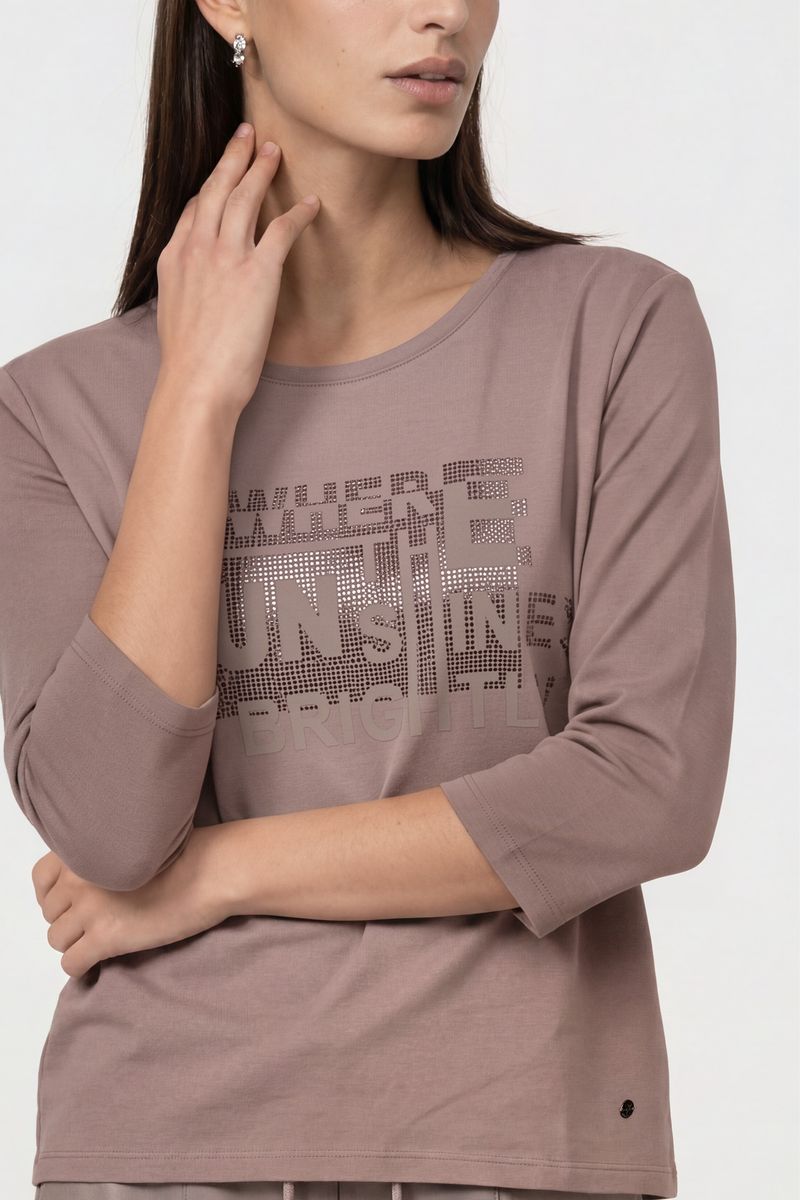T-Shirt mit Schmuck