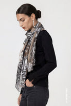 Schal mit Emblem-Muster