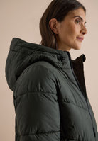 Puffer-Jacke in Midi-Länge mit Kapuze