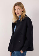 Zweireihige Wollflausch-Jacke