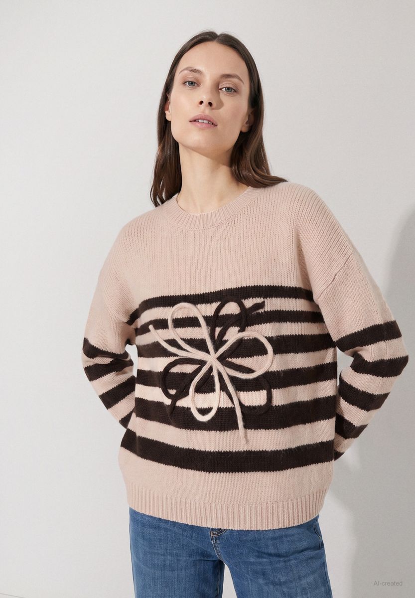Pullover mit Streifen