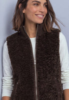 Fake Fur Weste mit Strickdetails
