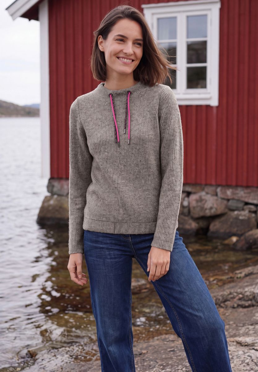 Shirt in Rippstruktur mit Funnel Neck