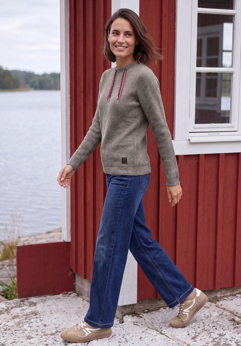 Shirt in Rippstruktur mit Funnel Neck
