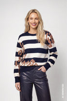 Strickpullover mit einer Mustermischung
